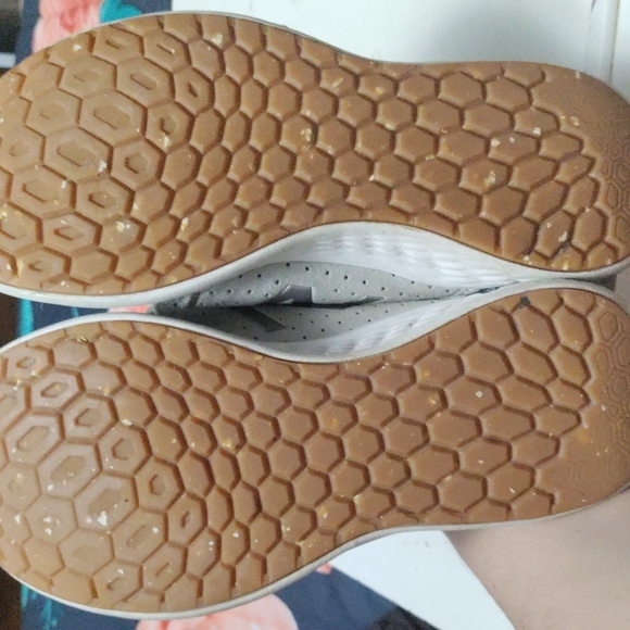 New Balance fresh foam sneakers size 7 - Picture 4 of 5